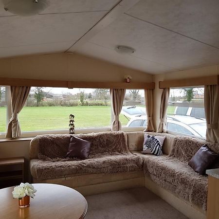 Pitch & Canvas - Self Catering At Broad Oak Farm Otel Tattenhall Dış mekan fotoğraf