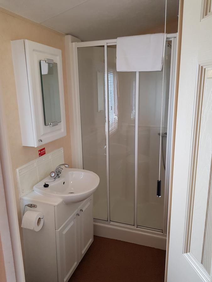 Pitch & Canvas - Self Catering At Broad Oak Farm Otel Tattenhall Dış mekan fotoğraf